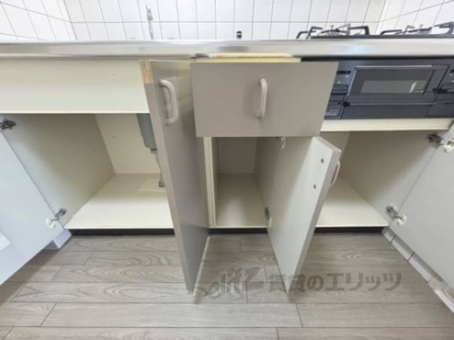 キッチン　下収納