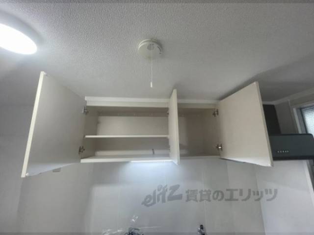 キッチン　上部収納