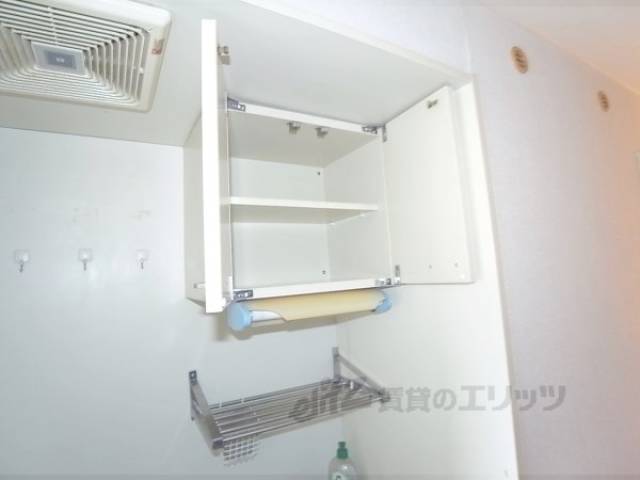 キッチン　上部収納