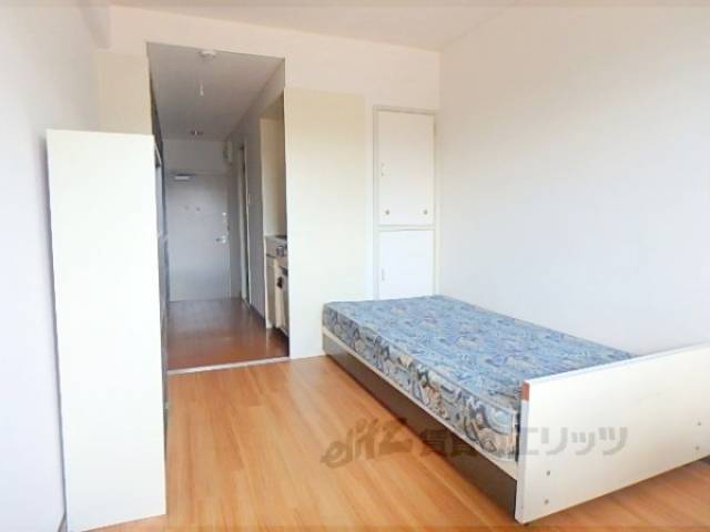 洋室　家具つきでお引越し楽々