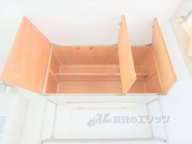 キッチン　キッチン上部収納