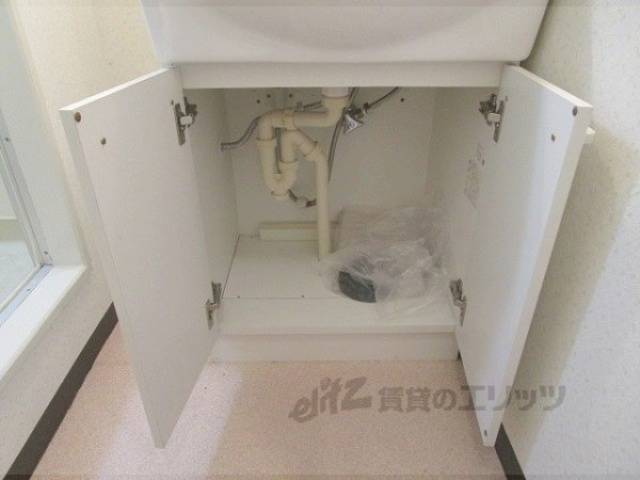 洗面所　下部収納