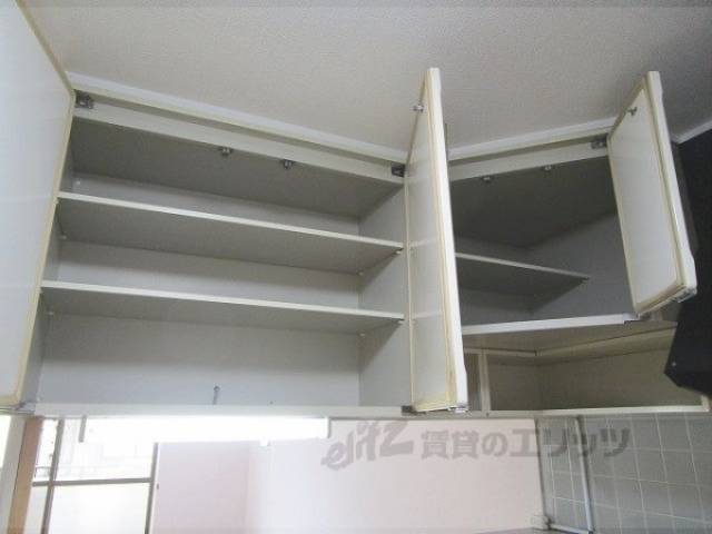 キッチン　上部収納