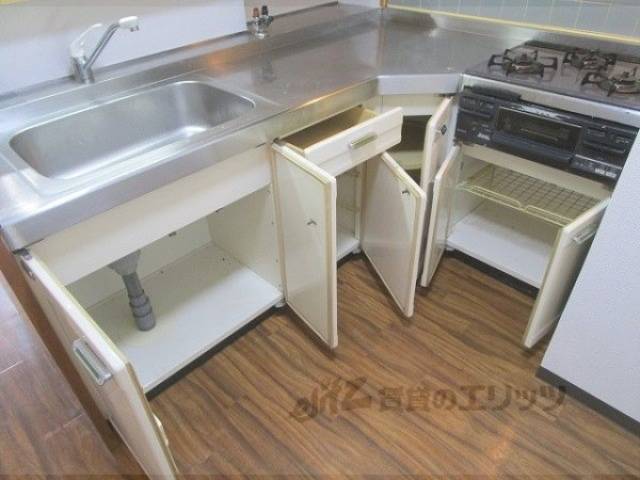 キッチン　下部収納