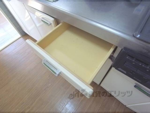 キッチン　下部収納