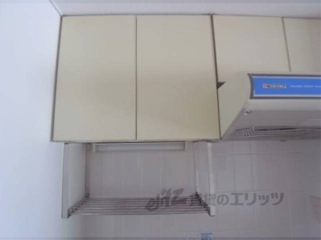 キッチン　上段収納