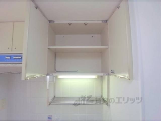 キッチン　上段収納