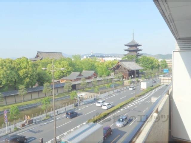 眺望　東寺の目の前です。