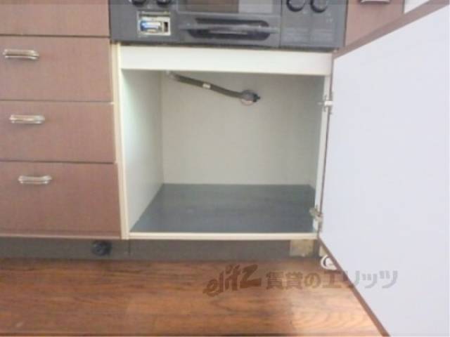 キッチン　収納下部