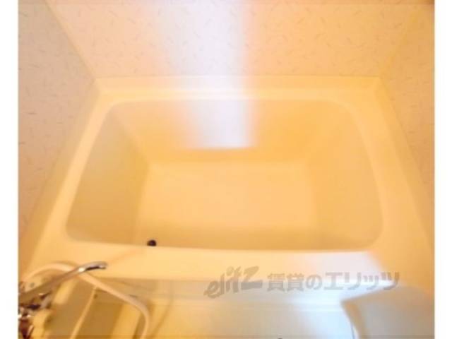 洗面所　バスタブ　日々の疲れを癒しましょう