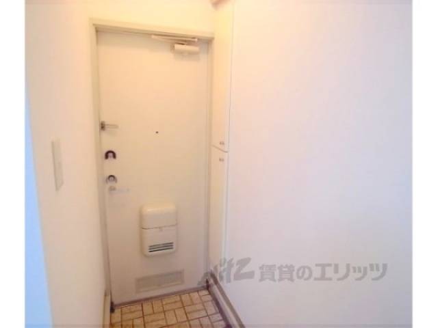 下駄箱　閉じた状態です。