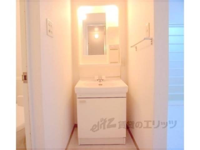 独立洗面台　独立洗面台が完備されています。