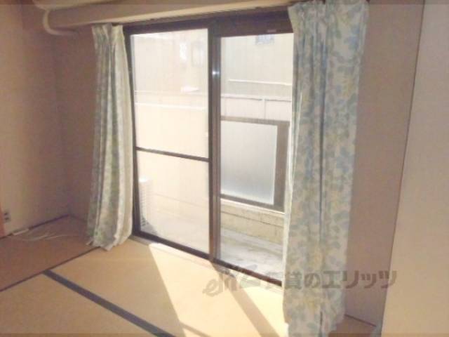 和室　明るいので寝室にして朝日を