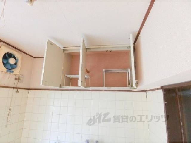 キッチン　キッチン上部収納