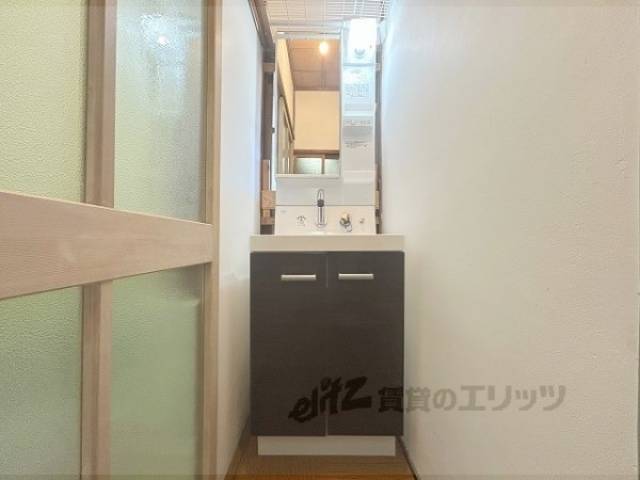 洗面所　独立洗面台