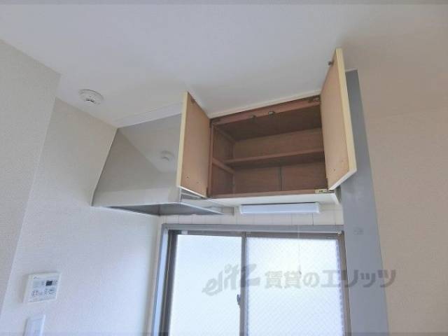 キッチン　キッチン上部収納