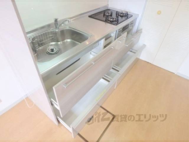 キッチン　下部収納