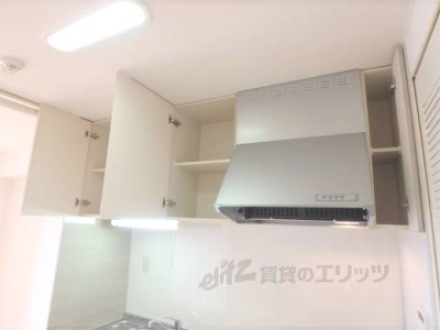 キッチン　上部収納