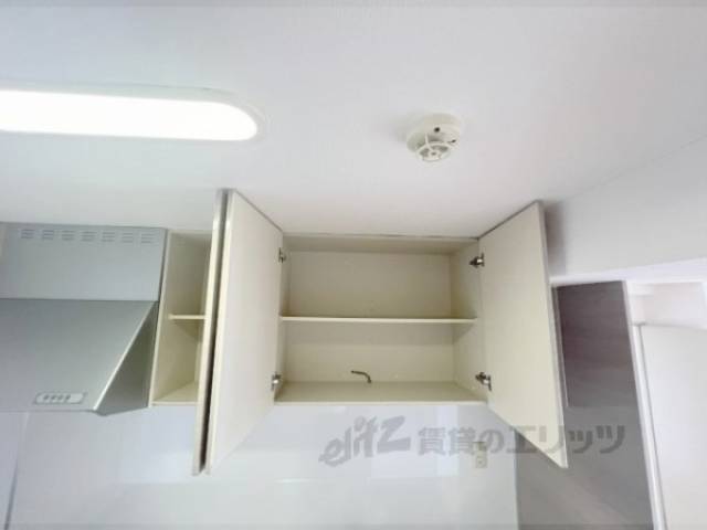 キッチン　上部収納