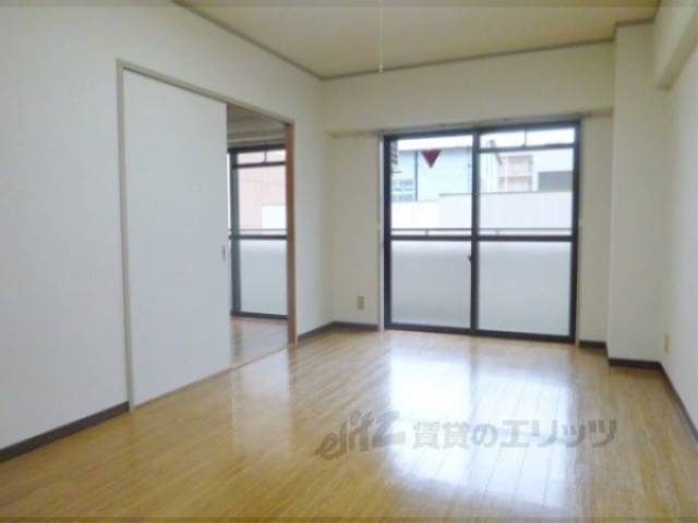 リビング　日当たりの良いリビングです