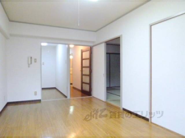 リビング　9帖と広々