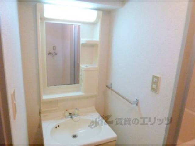 洗面所　明るい洗面所です