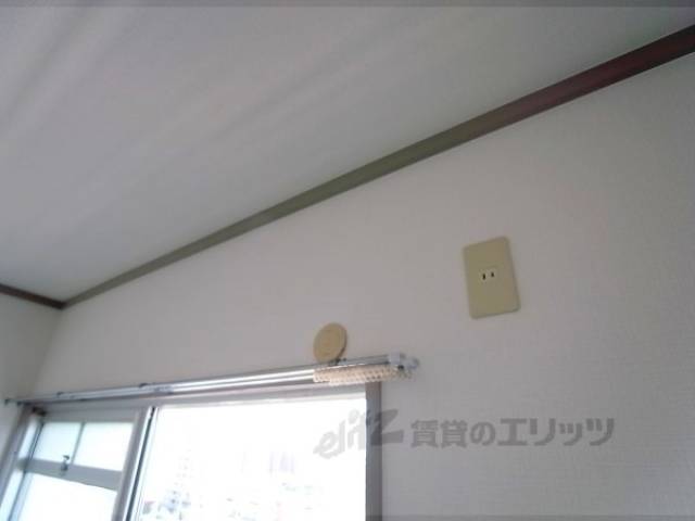 洋室　エアコン設置場所　洋室部分