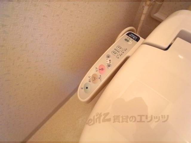 トイレ　ウォシュレット機能付