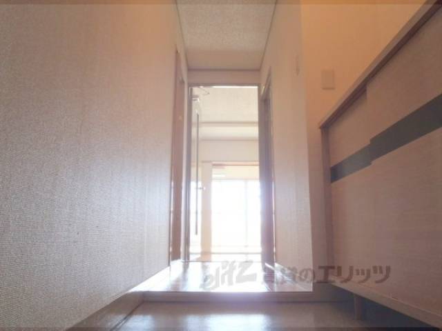 廊下　フローリングのキレイな廊下です。