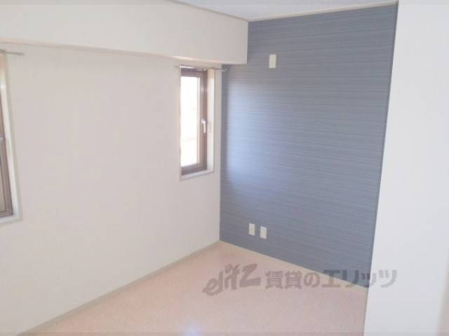 洋室　オシャレなクロスの洋室です。