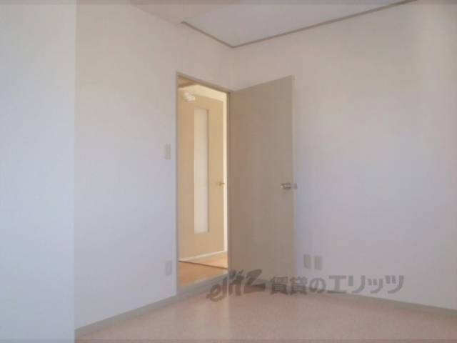 洋室　オシャレなクロスの洋室です。