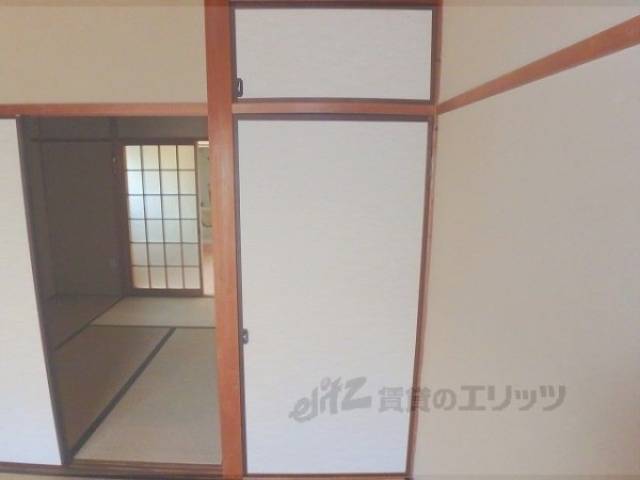 和室　収納