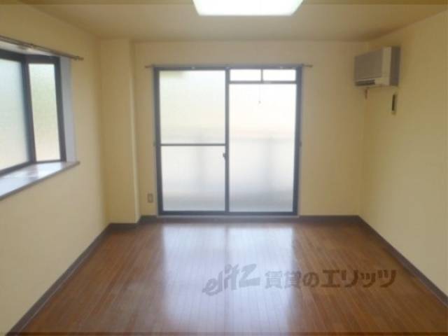 居室　フローリングのお部屋です。