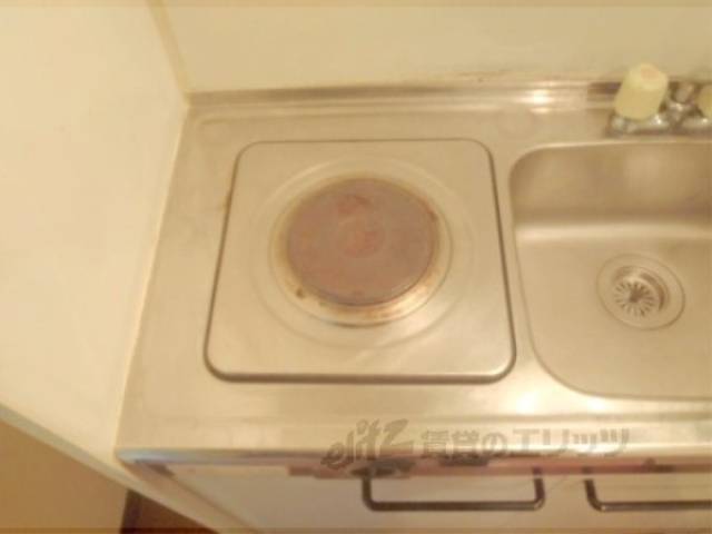 キッチン　コンロ　電気式のコンロです。