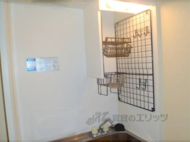 キッチン　キッチン上部の棚