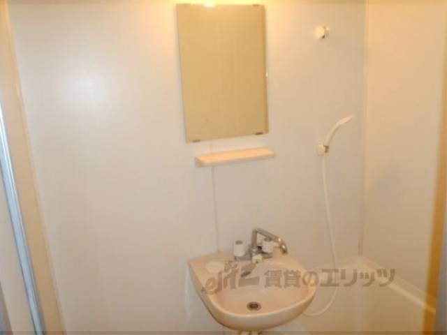 洗面所　洗面台・シャワー