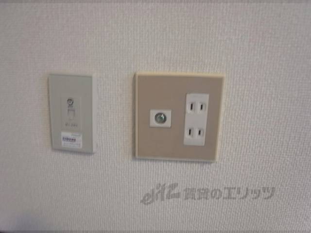 洋室　コンセント各種
