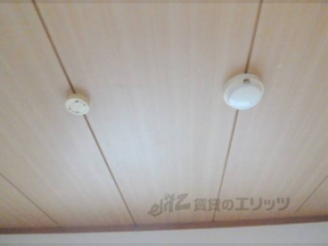 照明コンセント　火災報知機付き
