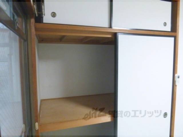 収納　南側和室収納　上段