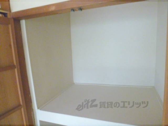 収納　エアコン