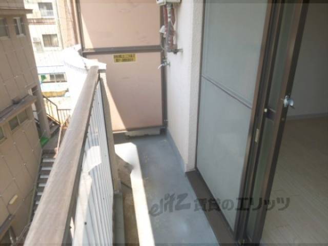 ベランダ　洗濯物干す広さあります。