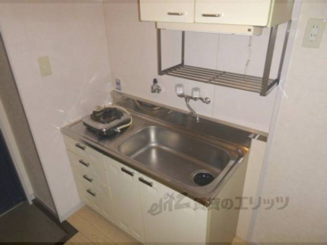 キッチン　大きな換気扇あります。