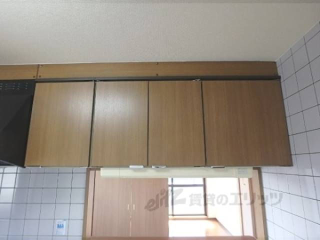 キッチン　収納上部