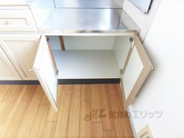キッチン　キッチン下部収納
