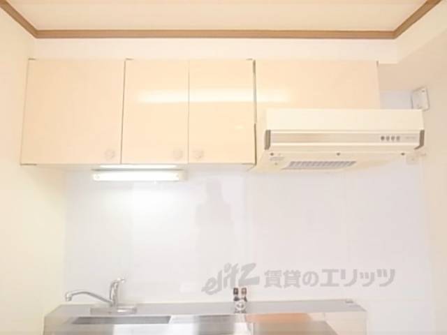 キッチン 換気扇:吊戸棚