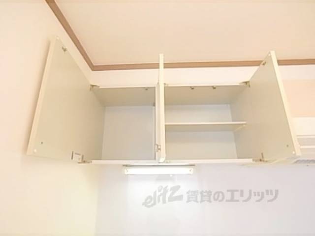 キッチン 吊戸棚:収納場所