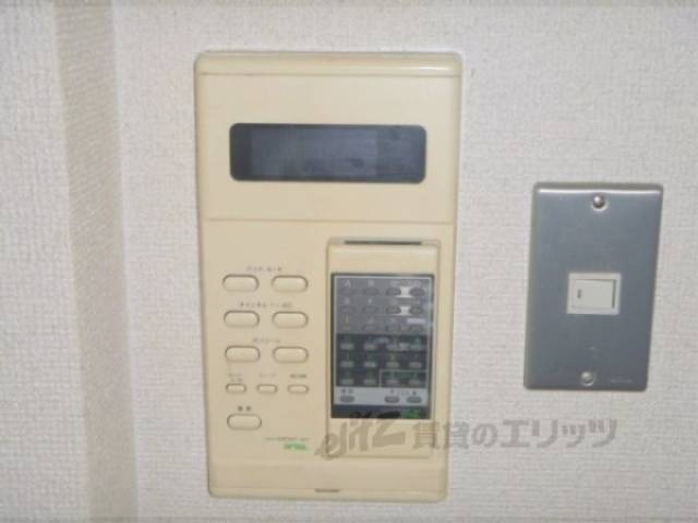 有線リモコン　有線のリモコンです。