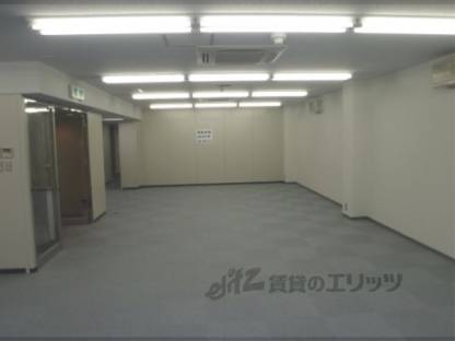 テナント内