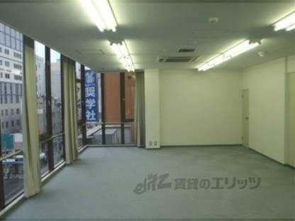 テナント内
