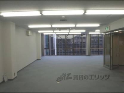テナント内